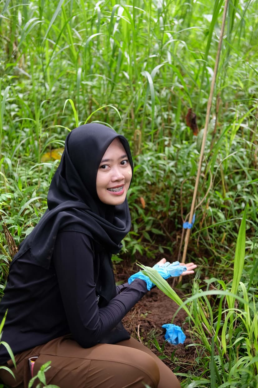 Jurangjero Volunteers Plant